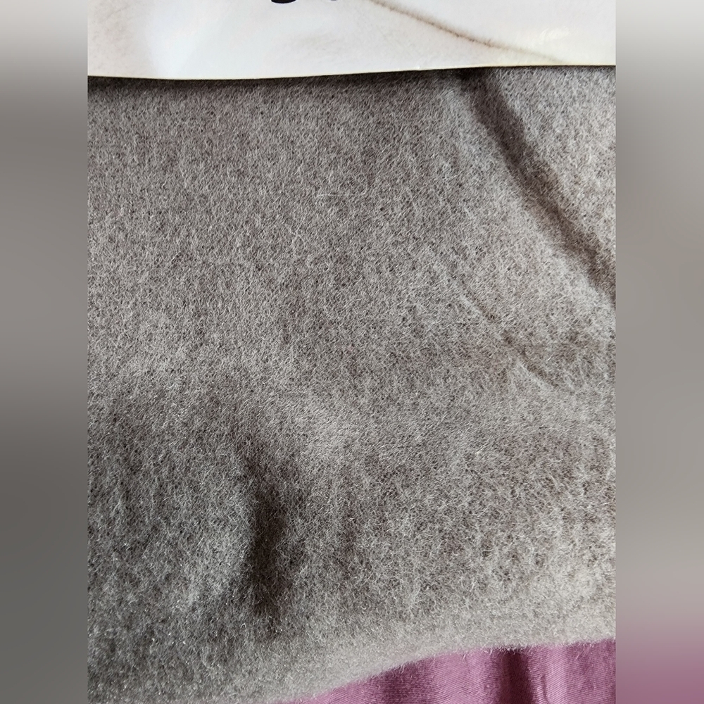 cozy 50" x 60" fleece throw blanket - Picture 3 of 3